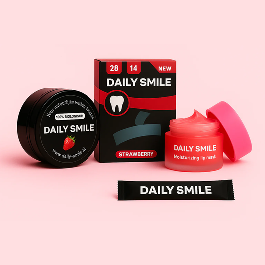 Glow Smile Bundle | Aardbei Whitening strips, aardbei charcoal poeder en de lip mask